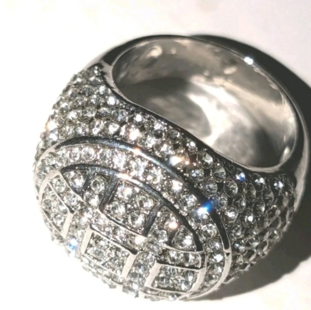 Elegant Silver Mens Ring Sz 9
